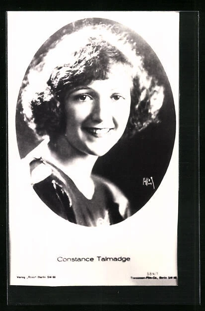 Ansichtskarte Schauspielerin Constance Talmadge mit offenherzigem Lächeln