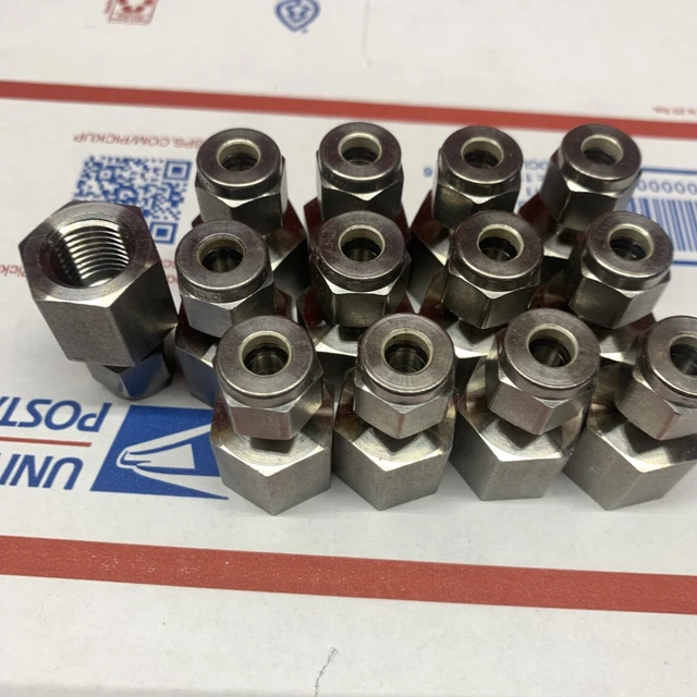 New Swagelok SS-400-7-4  ,1/4" x 1/4 female