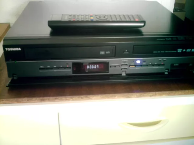 MAGNÉTOSCOPE ENREGISTREUR VHS DVD HDD disque dur Toshiba RDXV50KF à réviser  EUR 80,00 - PicClick FR