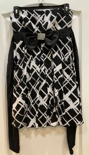 Speechless Womens Moulded Bra Top Dress Junior Size Small Black White Party 200