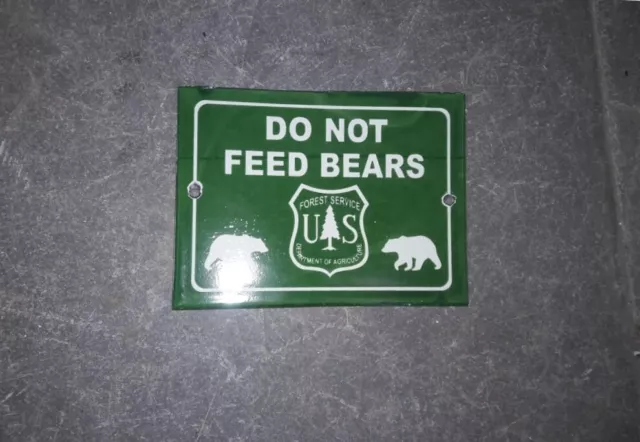 porcelain-do-not-feed-bears-us-forest-service-enamel-sign-size-6-x-4-5