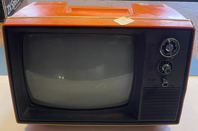 HITACHI ORANGE TRANSISTOR TV Receiver P-32-311 Made in Japan with HITACHI ORANGE TRANSISTOR TV Receiver P-32-311 Made in Japan with