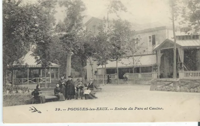 Cpa Pougues Les Eaux Entree Du Parc Et Du Casino  Animation