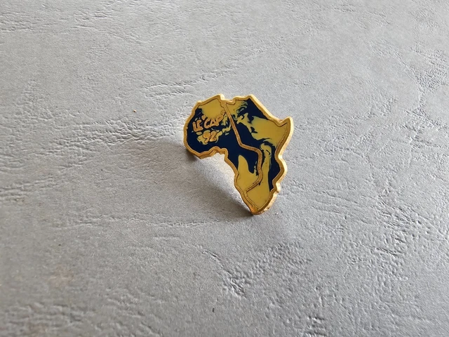 PIN PINS ENAMEL CAR PARIS DAKAR TRANSAIR AVION PLANE