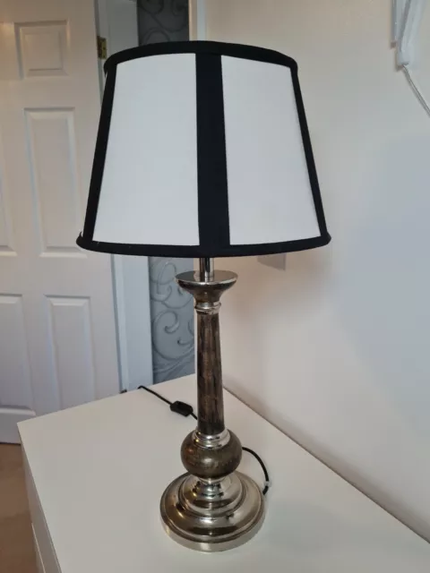 Designer Moderne Holz Und Metall Lampe mit Schirm / Innenarchitektur / Show Home