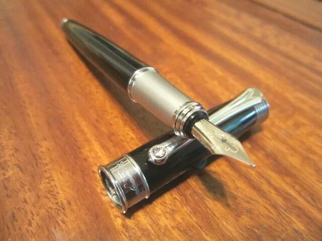 Collectable Smooth Classy Black Cigar Fountain Pen - EY527