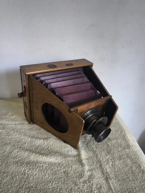 CHAMBRE PHOTOGRAPHIQUE EN bois 18x24 G.FOURNIER Bd Beaumarchais Paris Bastille EUR 120,00 - FR