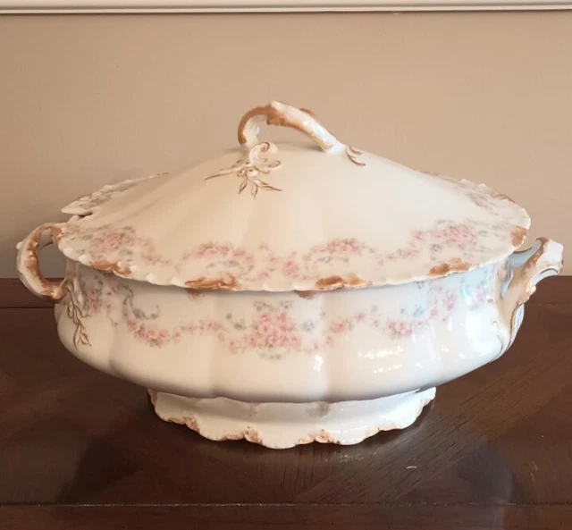 ANTIQUE THEODORE HAVILAND Limoges floral, gold accent covered soup