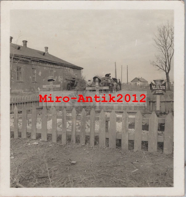 FOTO WK2 GRAB Vom Gefr Leo Fischer Und Kameraden N 50960 EUR 3 29 foto-wk2-grab-vom-gefr-leo-fischer-und-kameraden-n-50960-eur-3-29