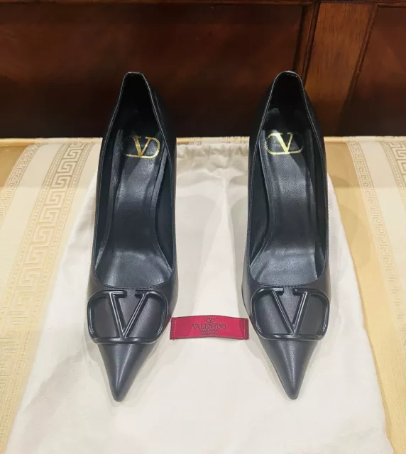 Valentino Garavani Black VLogo Leather Pump Heels Size 37