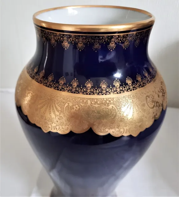 Vase bleu de four double incrustation d'or signé R Leclair, porcelaine Limoges 2