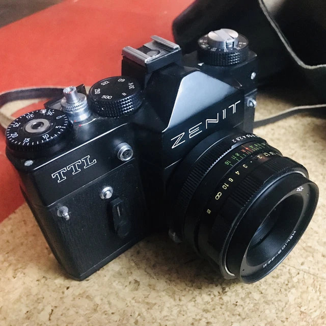 Appareil photo Zenith EM vintage camera Objectif Helios 44mm