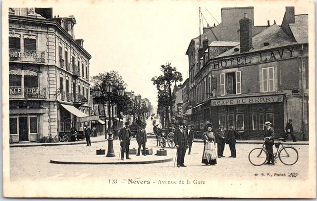 58 NEVERS - Avenue de la gare.