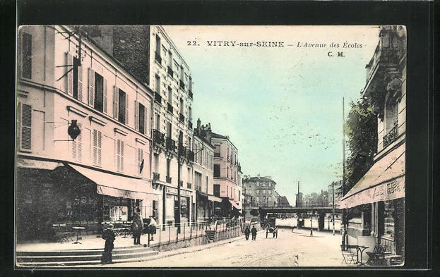 CPA Vitry-sur-Seine, L'Avenue des Ecoles