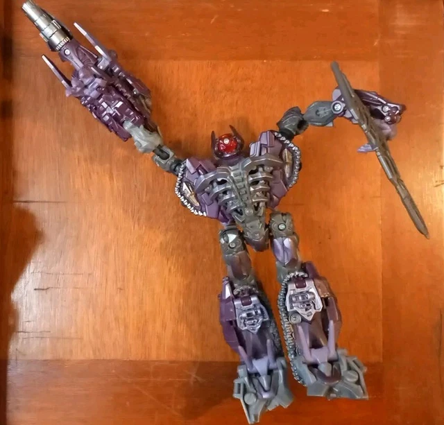 Hasbro Transformers: Dark of The Moon - Deluxe Class Figure