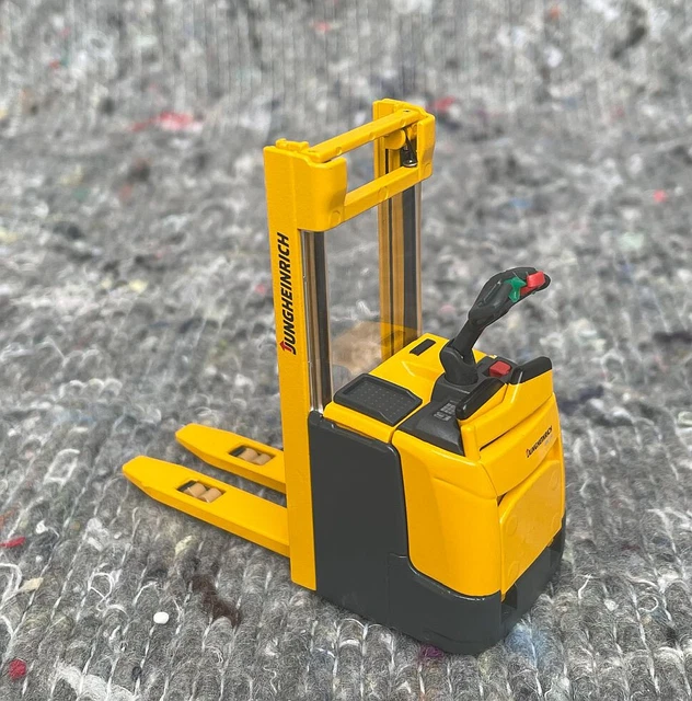 Escavatore E Camion Ribaltabile Con Segnale Di Avvertimento Cantiere