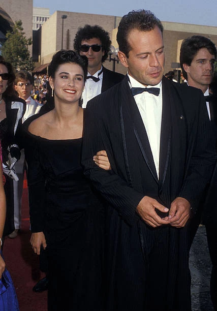 ACTRESS DEMI MOORE and actor Bruce Willis at Emmy Awards 1987 OLD PHOTO