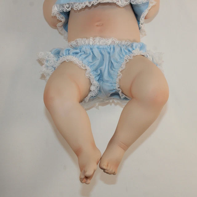 The Ashton-Drake Galleries "Good As Gold" Porcelain Sleeping Baby #76415 3