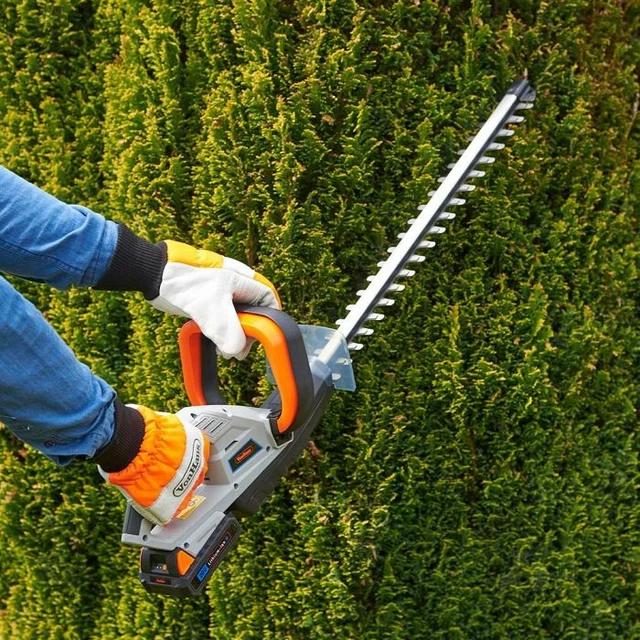 Image of Black & Decker GT249 hedgetrimmer Amazon website
