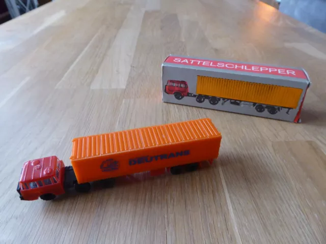 DDR Modellauto / VEB Modell-Konstrukt / Maßstab 1:120 / LKW Tatra Budamobil