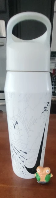 Nike 32oz Hypercharge Water Bottle White / Black  jungle design