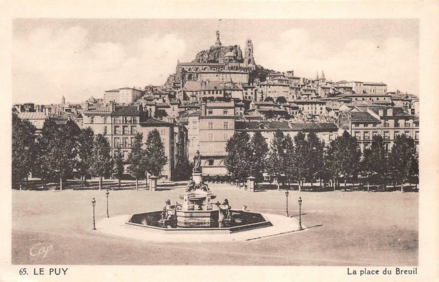 LE PUY - la place du Breuil