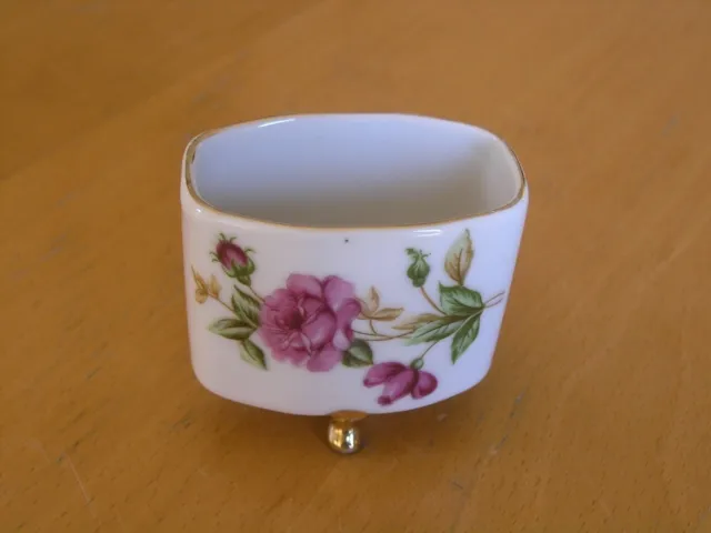 Vintage Lefton 3 Legged Small Porcelain Match Toothpick Holder Pink Roses 4246N