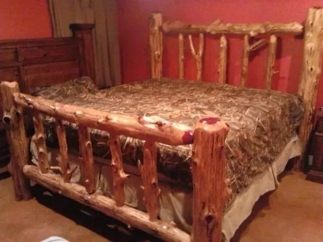Cedar Log Bed Frame Sturdy Well built hamdcrafted bed!! NEW Design