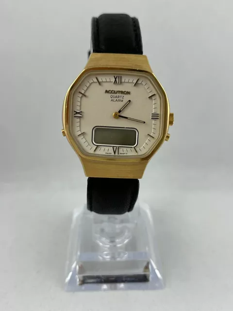 Goldene Herrenarmbanduhr Bulova Accutron Quartz Alarm Ana-Digi Kal 2577.10 (ESA)