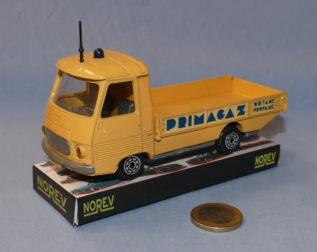 Le fourgon Peugeot J7 Police en miniature par Norev au 1/43e miniatures