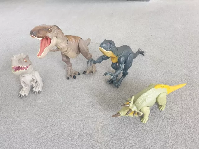 Jurrassic world dinosaur figure bundle