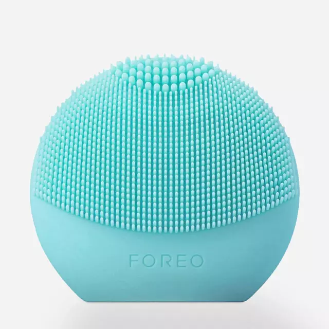 Foreo Luna Play Plus 2 Gesichtsreinigungsbürste reisefreundlich, minzig cool