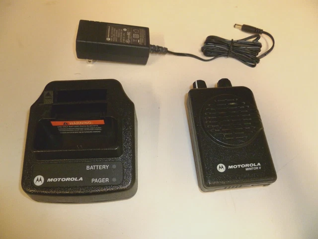 Motorola Minitor V 151-158.9 MHz VHF Stored Voice Fire EMS Pager & Charger