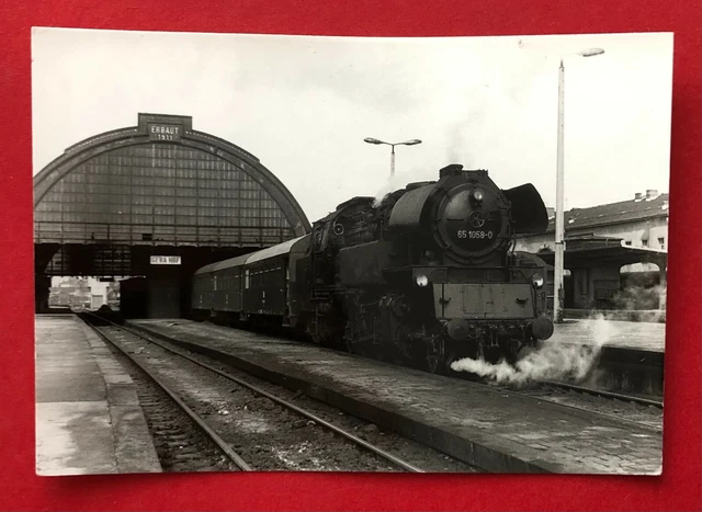 Eisenbahn Foto 1978 Dampflok BR 65 1058-0 am Hauptbahnhof Gera  ( 92143