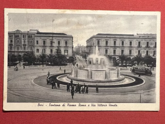 Cartolina - Bari - Fontana di Piazza Roma e Via Vittorio Veneto - 1940