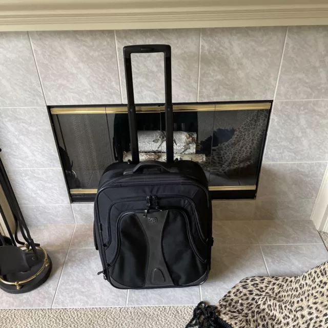 TUMI T-TECH 57621D 21" Upright 2 Wheeled Expandable Garment Suitor Carry On Bag