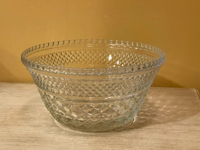 Vintage Anchor Hocking Wexford Crystal Glass Salad Or Punch Bowl 9 1/2" x 5 1/2"