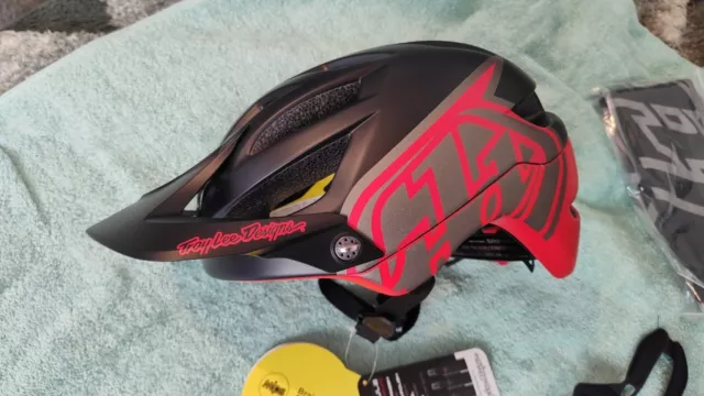 Troy Lee Designs A1 Mips. MTB Helm. M/L 57-59. Classic Black Red. NEU