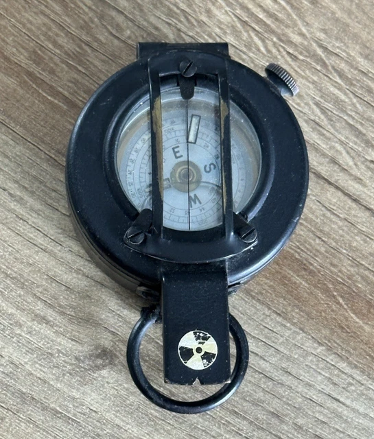 Boussole de poche militaire vintage seconde guerre mondiale en laiton