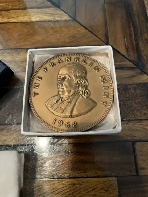 BENJAMIN FRANKLIN .The Franklin Mint Bronze 1968 Calendar Medal by Gilroy Robert
