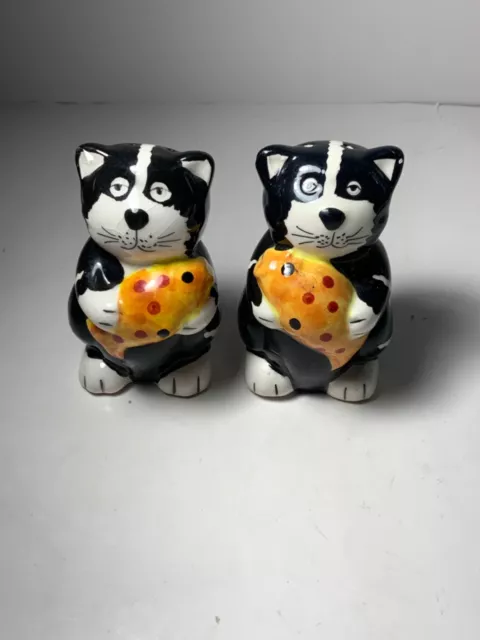 Vintage Black & White Ceramic Cats Holding Fish Salt & Pepper Shakers