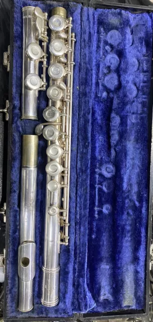 Used Condition  SILVER FLUTE MODEL M2 GEMEINHARDT ELKHART