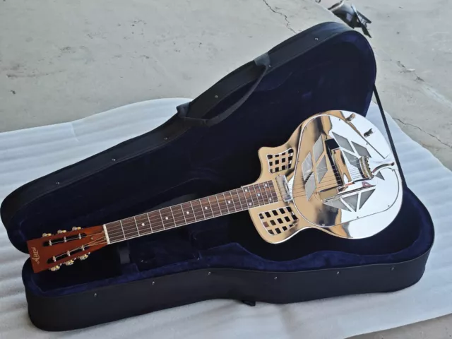 Guitarra Resonadora Eléctrica con Pastilla con Pastilla Tricon Acabado Brillante Corte Tricono Azul Deslizamiento