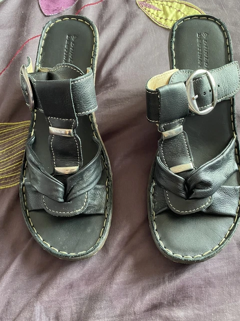 Brand New Dunlop Black Leather Sandals Size 6