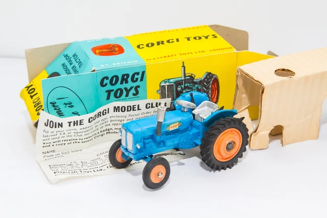 CORGI TOYS CHEVROLET IMPALA FIRE CHIEF 1/43 no dinky cij tekno EUR 19