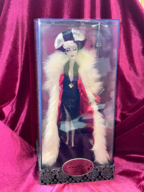 Disney Villains Designer Collection Cruella De Vil Doll Disney Store #6380/13K