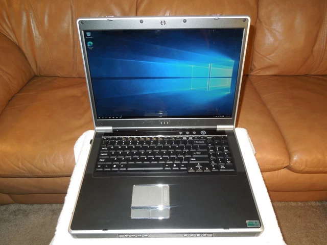 Sager Clevo D900K Laptop Computer - 17.1" Screen - Windows 10 Home - 250 GB HDD Sager Clevo D900K Laptop Computer - 17.1" Screen - Windows 10 Home - 250 GB HDD