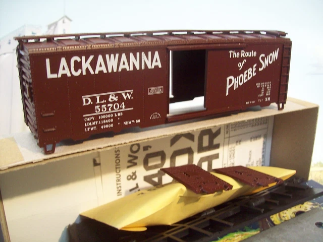 HO LACKAWANNA 'PHOEBE SNOW' Rail Runner 40' Boxcar #55704 - exc. cond.