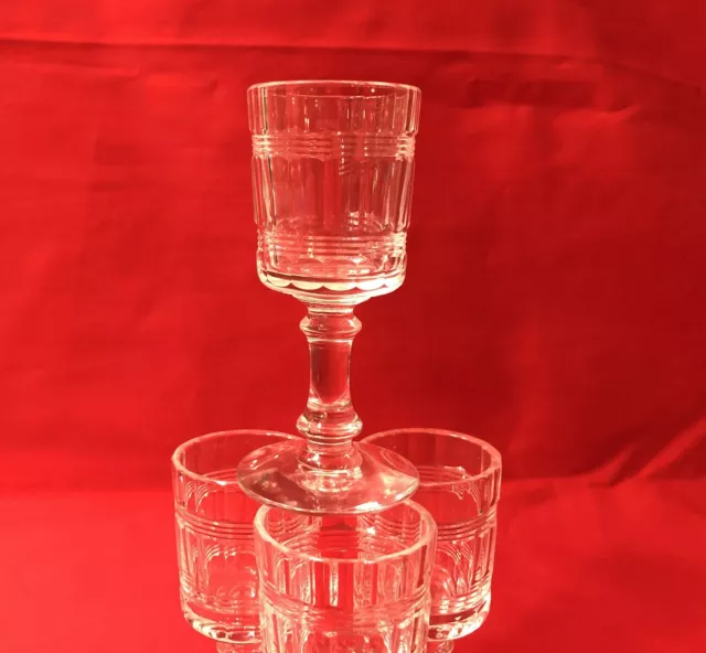 1 verre à liqueurs en cristal de BACCARAT modèle CHICAGO taille 8557 8,5 cm
