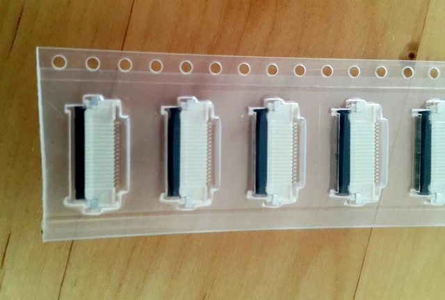 Connettore FPC Molex 505110-1792 17 vie su 1 fila, passo 0,5mm, maschio